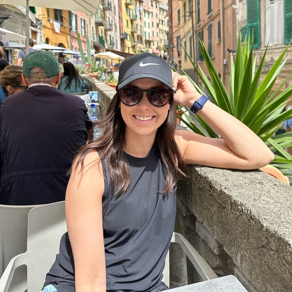 Meet your Posher, Holly - Picture 1 of 1